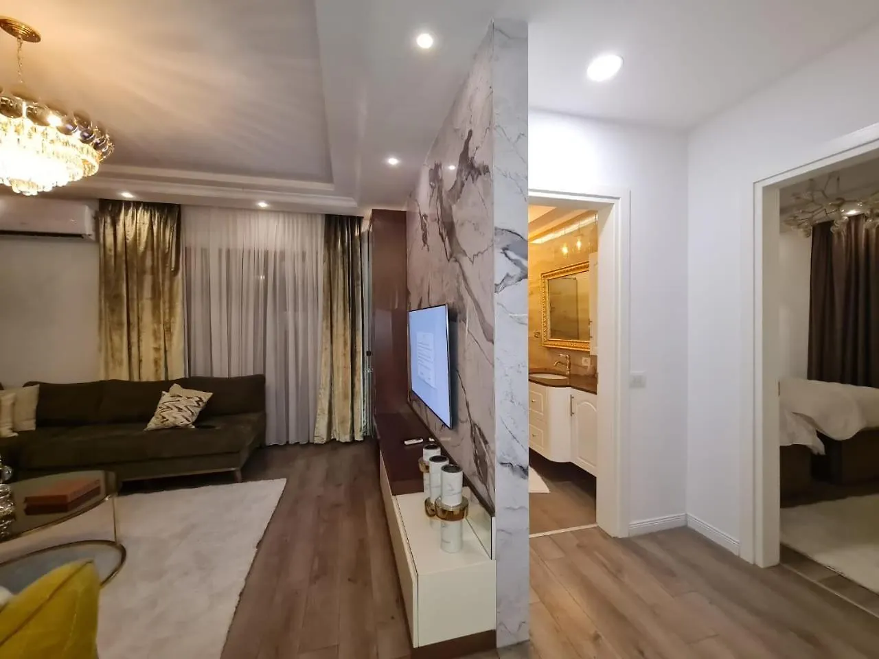 Luxery Apartment Tirana 0*,  Albania